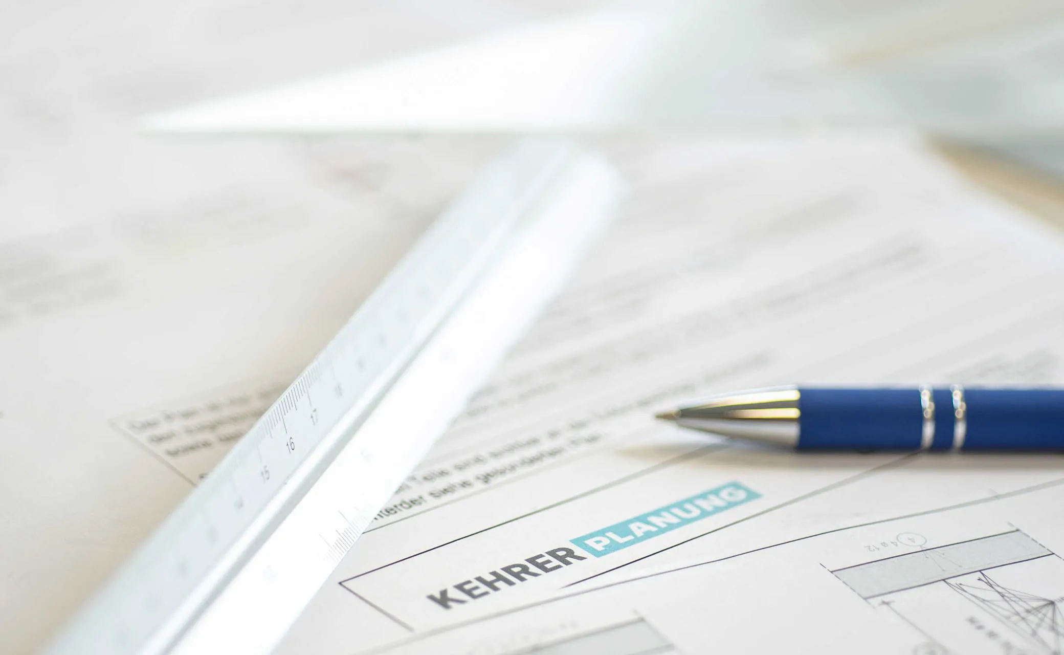 Kontaktformular Kehrer Planung GmbH mit Stift